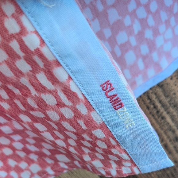 Tommy Bahama Pink and White Patterned Short Sleeve Button Down Shirt XXL - Picture 3 of 5